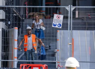 Βρυξέλλες: Έξι νεκροί εργάτες σε ασανσέρ μετά από φωτιά στον πύργο Oxy