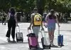 Τουρισμός: Οι αφίξεις δεν λένε πάντα την αλήθεια – Έως και 30% η μείωση της δαπάνης