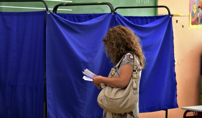 Δημοσκόπηση Prorata: Μονοψήφια η ψαλίδα ΝΔ και ΕΛΑΣ – «Ισοπαλία» ΠΑΣΟΚ με Καρυστιανού