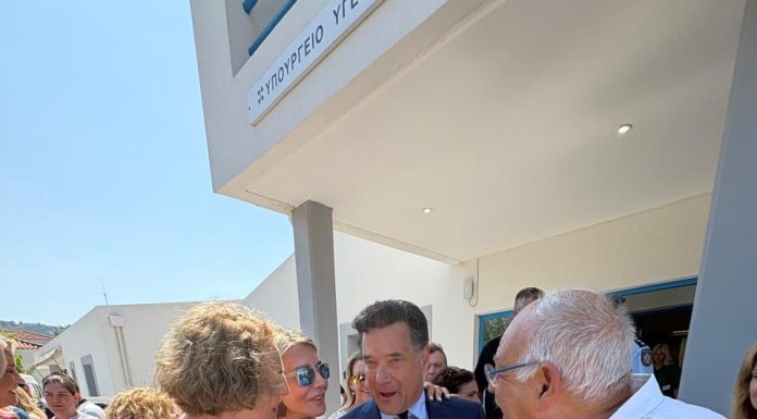 Εγκαινίασε την… ανακαίνιση στο Κέντρο Υγείας Σκοπέλου, αλλά δεν ανέφερε πως… λείπουν ιατροί και έχει πλωτό ασθενοφόρο δίχως καπετάνιο!