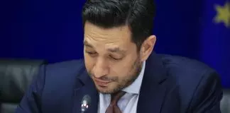 Κόπηκε στην Ιστορία