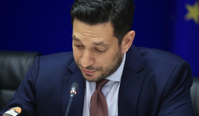 Κόπηκε στην Ιστορία