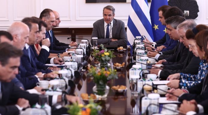 Δεν είναι η «πιο έντονη παρουσία στα ΜΜΕ» των υπουργών που λείπει από τη Νέα Δημοκρατία