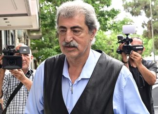 Χωρίς Πολάκη ο ΣΥΡΙΖΑ στη ΔΕΘ: Το παρασκήνιο της απουσίας και το ζήτημα της ηγεσίας Ο Πολάκης αρχίζει να «πυροβολεί» τον Τσίπρα: «Σχέδιο οι ανεξαρτητοποιήσεις των βουλευτών»