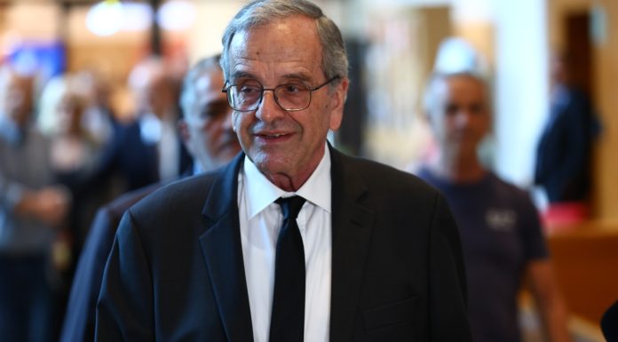 Δημοσκόπηση: Γκρεμίζει το ποσοστό της ΝΔ το «κόμμα Σαμαρά», και ψαλιδίζει τη διαφορά ΝΔ Δείπνο στο Παγκράτι του Α. Σαμαρά με βουλευτές της ΝΔ – Ποιοι πήγαν