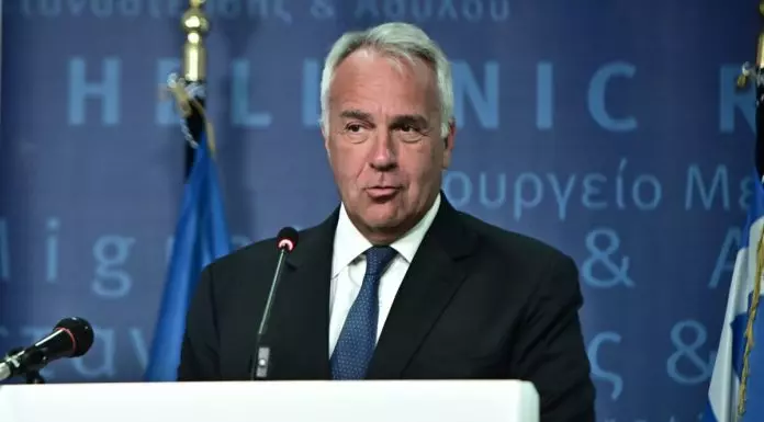 Μάκης Βορίδης: Σόλο