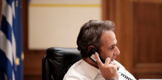 ΠΑΣΟΚ σε Κ.Μητσοτάκη: «Τον κ. Ντόκο θα συμβουλευτείτε όταν σηκώσετε το τηλέφωνο στις 3 το πρωί;» ΠΑΣΟΚ σε Κ.Μητσοτάκη: «Τον κ. Ντόκο θα συμβουλευτείτε όταν σηκώσετε το τηλέφωνο στις 3 το πρωί;»