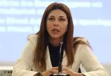 Κοιτάζουν προς την Ευρωβουλή