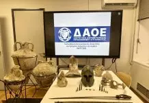 Συνελήφθη 71χρονος για αρχαιοκαπηλία στην Αττική: Κατασχέθηκαν αμφορείς, αρχαία νομίσματα και περικεφαλαία