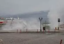 Θυελλώδεις άνεμοι: Σε ισχύ το απαγορευτικό απόπλου από Ραφήνα και Λαύριο – Τι ισχύει στον Πειραιά