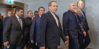 Για «βελούδινο πραξικόπημα» στο Ιράν μιλούν οι σκληροπυρηνικοί του καθεστώτος
