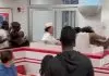 ΗΠΑ: Άγριο ξύλο σε εστιατόριο fast food στην Αριζόνα, πελάτες τρέχουν πανικόβλητοι να σωθούν – (VIDEO)