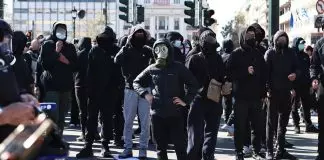 Ένας στους τρεις δικαιολογεί προπηλακισμούς πολιτικών, τραπεζιτών και δημοσιογράφων