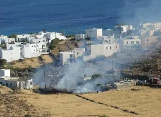 Φωτιά στην Τήνο