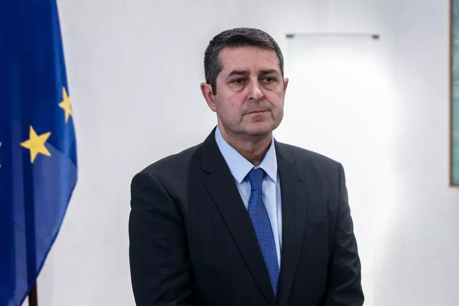 c65b49b60ea38de1e51ee3241095e100_L Σε φάση αναστοχασμού