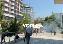 Θεσσαλονίκη: Επεισόδια και κρότου λάμψης μετά την προφυλάκιση του 25χρονου για τα γκαζάκια στο σπίτι της Νέστορα (videos)