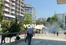 Θεσσαλονίκη: Επεισόδια και κρότου λάμψης μετά την προφυλάκιση του 25χρονου για τα γκαζάκια στο σπίτι της Νέστορα (videos)