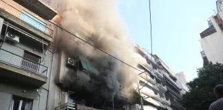 Φωτιά τώρα σε διαμέρισμα στον Πειραιά (ΦΩΤΟ)