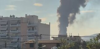Μήνυμα του 112 για τη φωτιά στον Ασπρόπυργο – “Απομακρυνθείτε από την Μεγαρίδος”