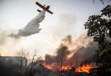 Φωτιά στην Πάτρα: Πύρινο μέτωπο στο Πλατάνι Ρίου κοντά σε κατοικίες, σηκώθηκαν εναέρια μέσα