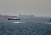Μέση Ανατολή: Χτυπήθηκε κι άλλο τάνκερ στο Ορμούζ – Σε πλήρη ακινησία η ναυσιπλοΐα στο στενό