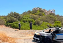 Λαγονήσι: Κάηκε περιπολικό από ανάφλεξη εν ώρα υπηρεσίας στο Λαγονήσι – Οι αστυνομικοί πρόλαβαν και το εγκατέλειψαν