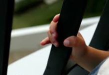 Συναγερμός στην Πάτρα, μικρό παιδί εντοπίστηκε μόνο του σε μπαλκόνι 5ου ορόφου, πώς στήθηκε επιχείρηση διάσωσης