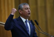 Ο Οζέλ γυρίζει σελίδα στην τουρκική αντιπολίτευση, ίδρυσε νέο κόμμα με 91 βουλευτές