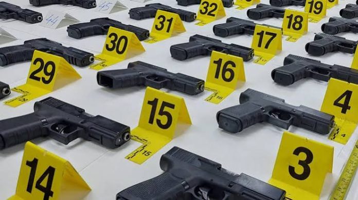 Θράκη: Δύο Τούρκοι συνελήφθησαν με 50 πιστόλια μέσα σε φορτηγό – Θα εφοδίαζαν εγκληματικές ομάδες