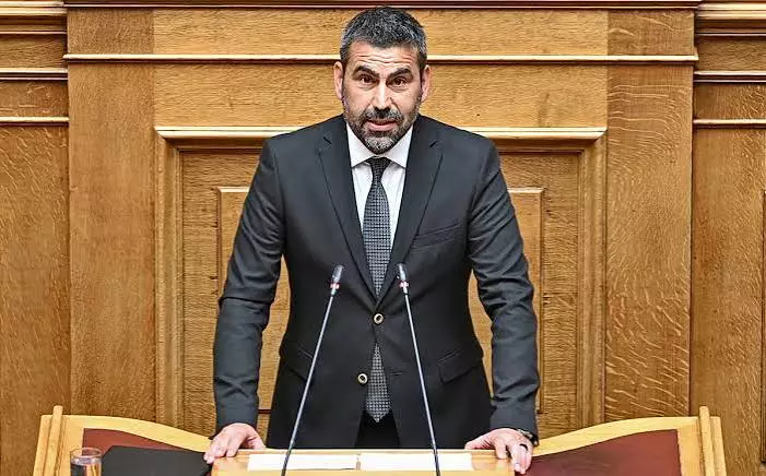 images (6) «Δεν θα έπρεπε να είναι στο ΠΑΣΟΚ βουλευτές που εκλέχθηκαν με τον ΣΥΡΙΖΑ» – Η δήλωση Νικολαΐδη και η διόρθωση