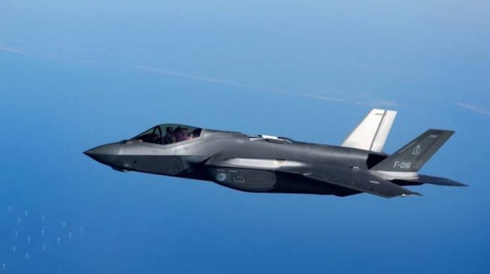 Βρετανικά F-35 αναχαίτισαν ρωσικό αεροσκάφος που πετούσε κοντά σε αεροπλανοφόρο του ΝΑΤΟ στην Αρκτική