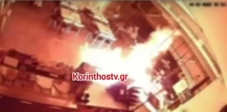Εμπρηστική επίθεση σε καφετέρια στη Νεμέα – Η στιγμή που άγνωστοι περιέλουσαν με βενζίνη το κατάστημα και έβαλαν φωτιά (VIDEO)