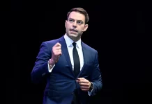 Κασσελάκης κατά Φαραντούρη: Η απόσπαση της συζύγου του πραγματοποιήθηκε ή όχι με… “άμεση ανάθεση”;