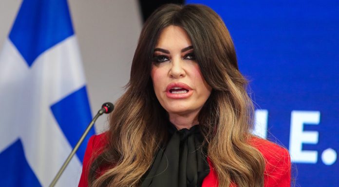Κίμπερλι Γκιλφόιλ: Τομή