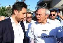 «Δεν σας φοβόμαστε» λέει η ΝΔ – Συγκέντρωση στο Ιπποκράτειο για τον θάνατο της Βάγιας Νέστορα (Photos)