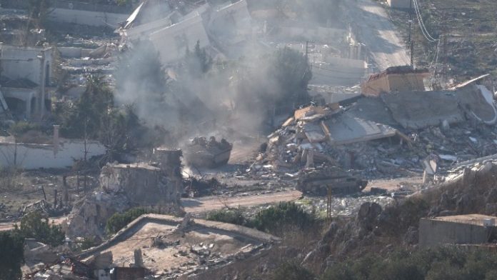 Ισραήλ: Ο στρατός λέει ότι έπληξε έναν «πυρήνα της Χεζμπολάχ» στον νότιο Λίβανο