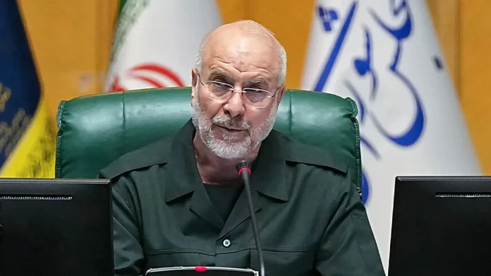 Γκαλιμπάφ: Η ασφάλεια των Στενών του Ορμούζ προϋποθέτει την απουσία των αμερικανικών δυνάμεων