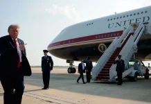 Η πρώτη πτήση του Τραμπ με το νέο Air Force One, δώρο του Κατάρ: «Δεν υπάρχει άλλο σαν κι αυτό»