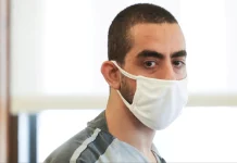 Ένοχος για τρομοκρατία ο άνδρας που μαχαίρωσε τον συγγραφέα Σαλμάν Ρούσντι