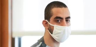 Ένοχος για τρομοκρατία ο άνδρας που μαχαίρωσε τον συγγραφέα Σαλμάν Ρούσντι