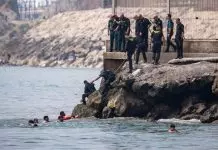 Χιλιάδες μετανάστες εισήλθαν από το Μαρόκο στη Θέουτα της Ισπανίας