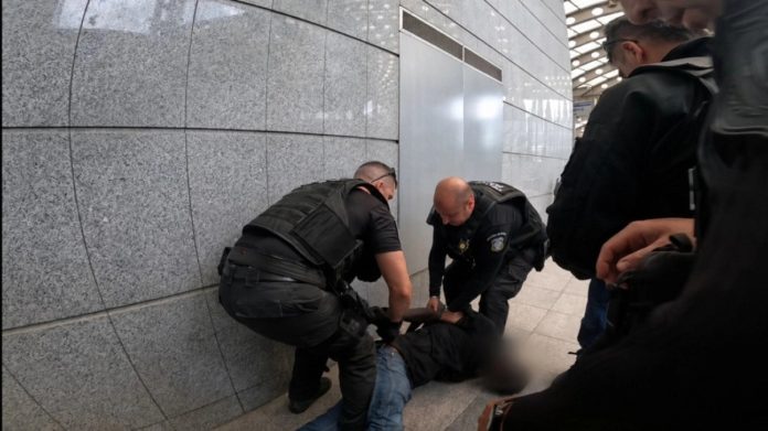 Συναγερμός στην Αγία Παρασκευή: Συνελήφθη Σουδανός που μπήκε στο Μετρό και φώναζε «Αλλάχ Άκμπαρ»