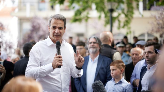 Εξαγγελίες με προεκλογικό άρωμα – Γιατί η κυβέρνηση συντηρεί το κλίμα για φθινοπωρινές κάλπες
