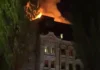 Μπαράζ ρωσικών επιθέσεων στο Κίεβο με drones και πυραύλους: Εγκλωβισμένοι σε συντρίμμια πολυκατοικίας που κατέρρευσε, δείτε βίντεο