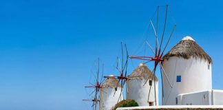 Μύκονος: Άγρια συμπλοκή με σπασμένα μπουκάλια στα σοκάκια της Χώρας
