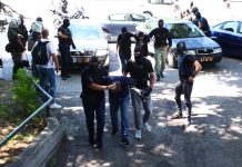 Απολογείται ο τέταρτος κατηγορούμενος για τη φονική επίθεση στο σπίτι της οικογένειας Νέστορα