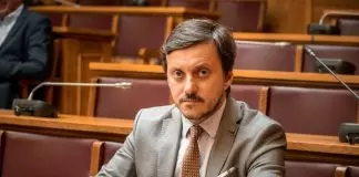 Η γκάφα του Καιρίδη και η επική τάπα από τον Πάνα