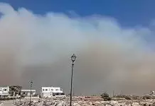 Ανεξέλεγκτη η φωτιά στην Πάρο: 112 για εκκένωση τριών περιοχών – (VIDEO)