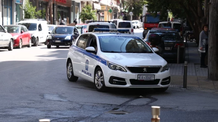 Γυναίκα απείλησε με μαχαίρι τον σύντροφό της στη Θεσσαλονίκη επειδή… βαριόταν στις διακοπές