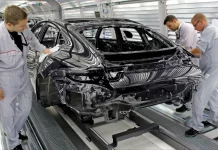 Η Porsche εξετάζει περικοπή έως και 4.000 επιπλέον θέσεων εργασίας